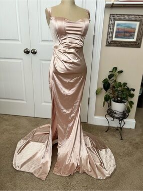 Love & Lemonade Side Split Champagne Blush Satin Mermaid Evening Gown Size Med